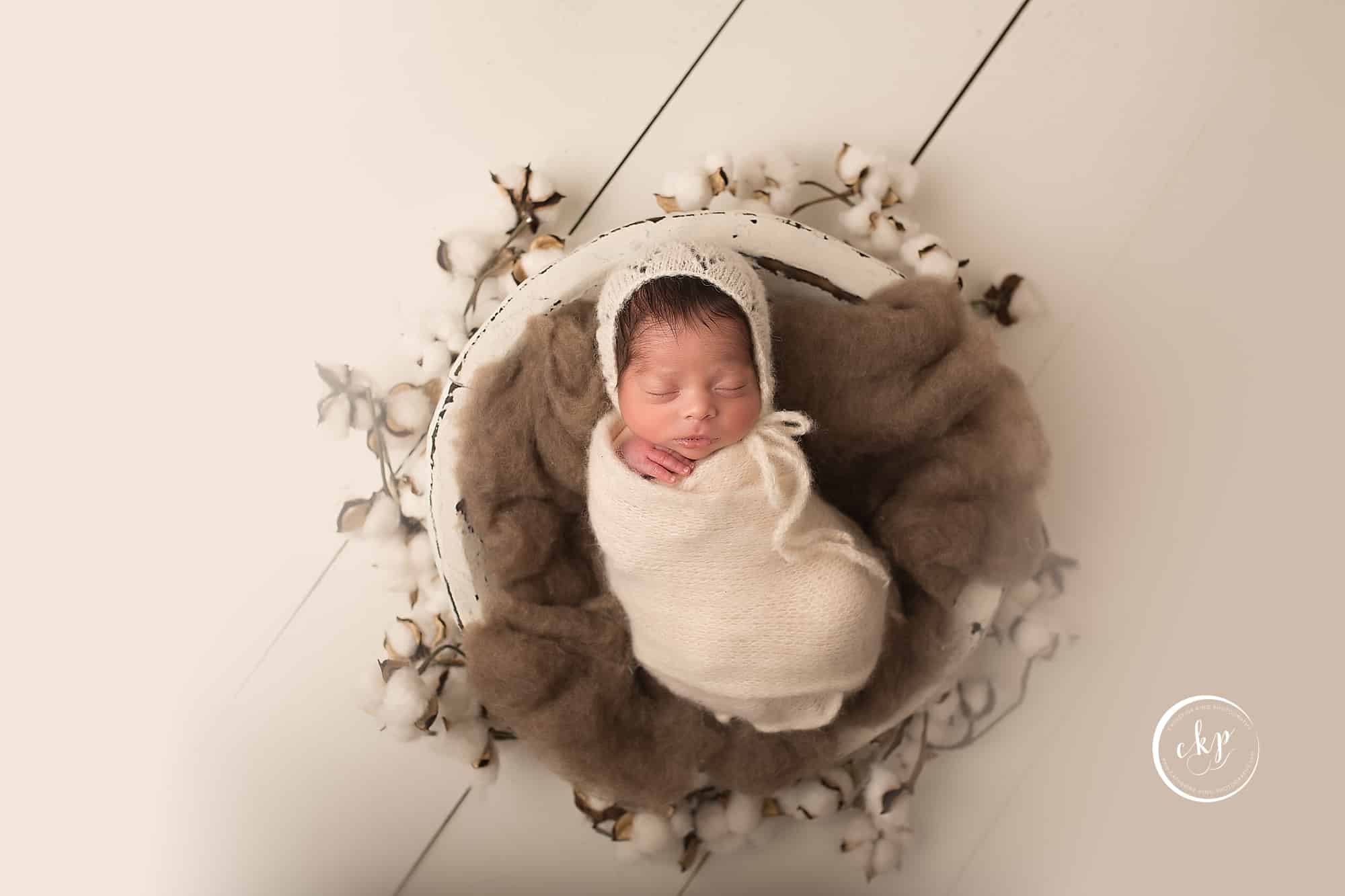 ct newborn photography with twin babies