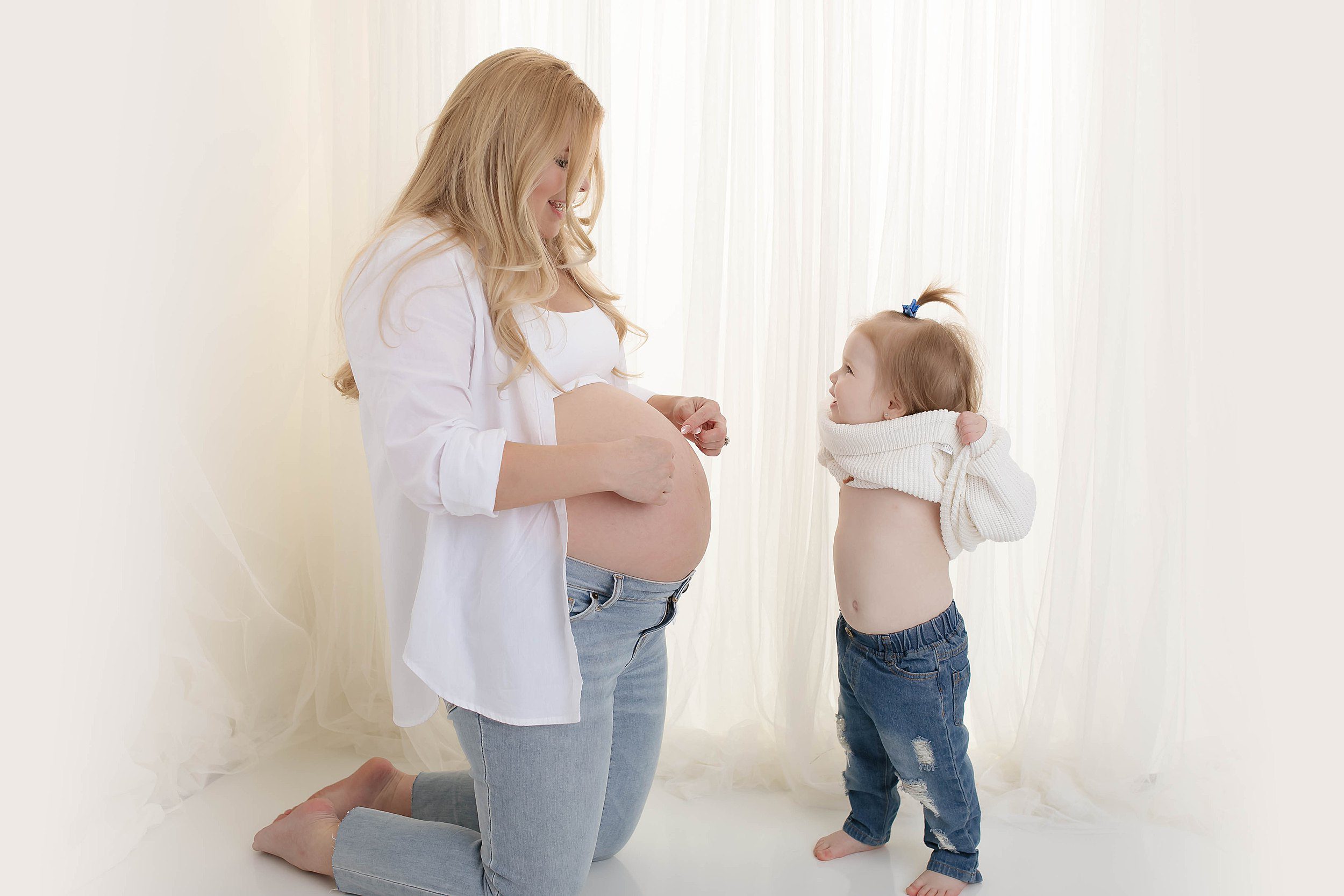 Maternity Photographers in New Haven