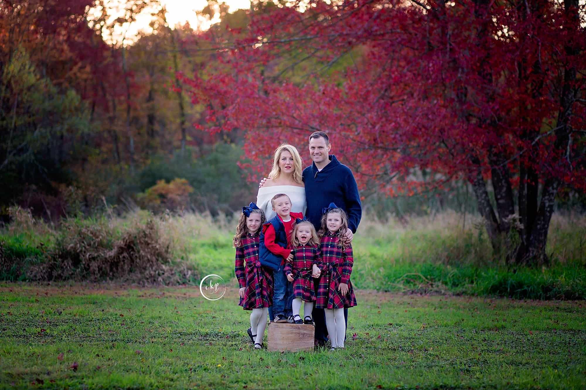 Fall family photography portraits in new england large family madison ct park foliage