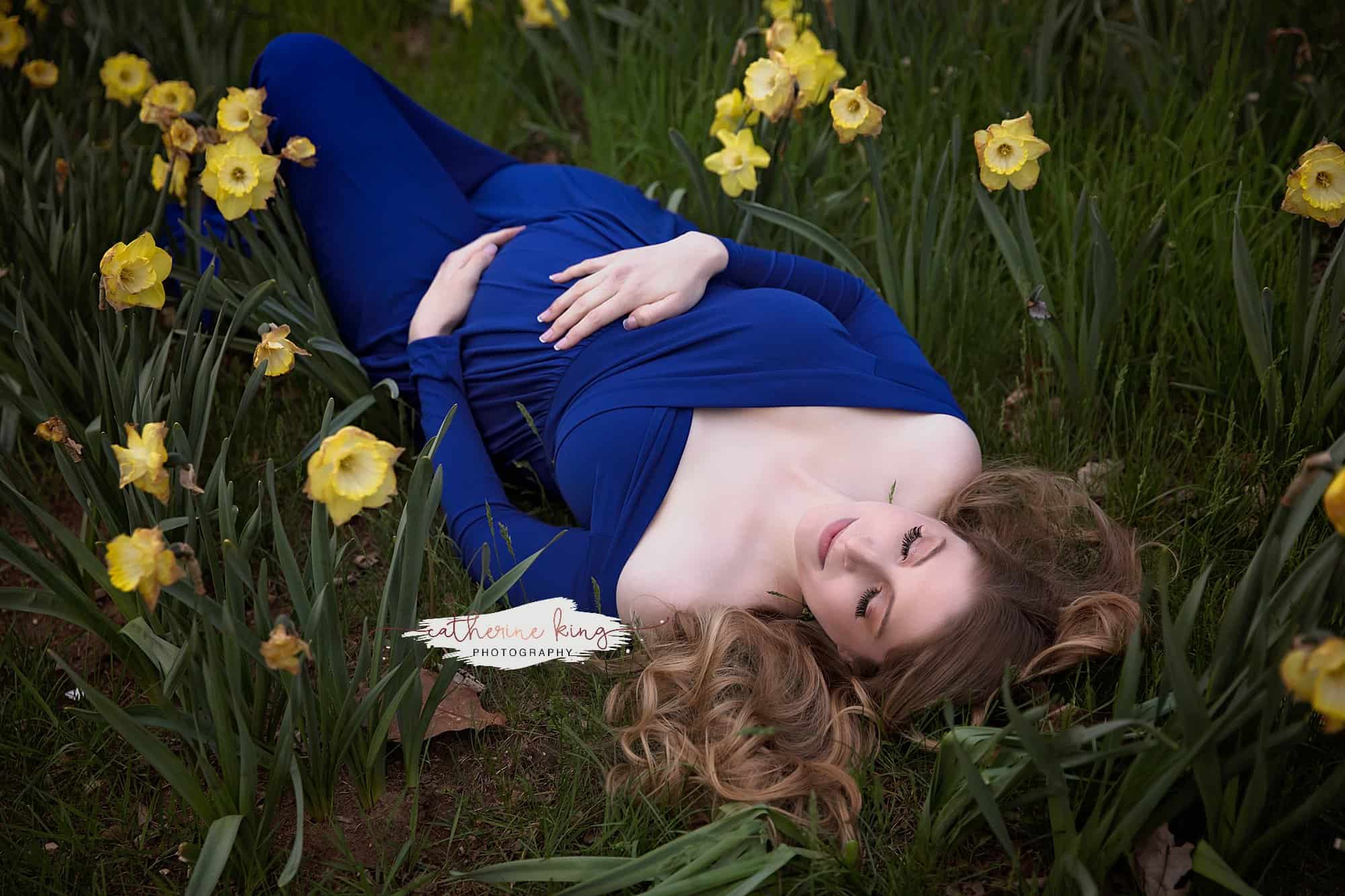 Maternity photoshoot at Bauer Park in Madison CT