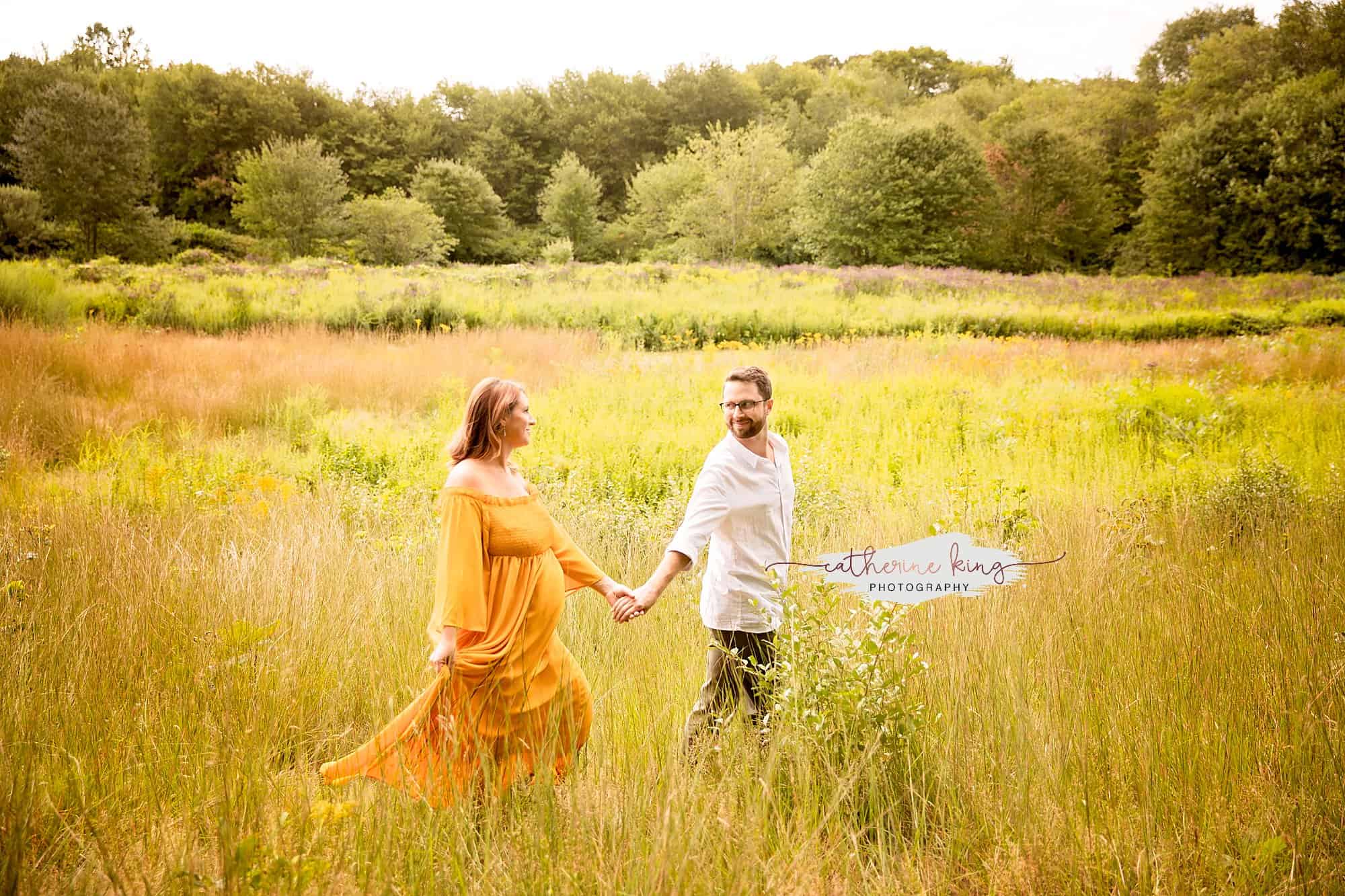 Rustic maternity photoshoot in Madison CT