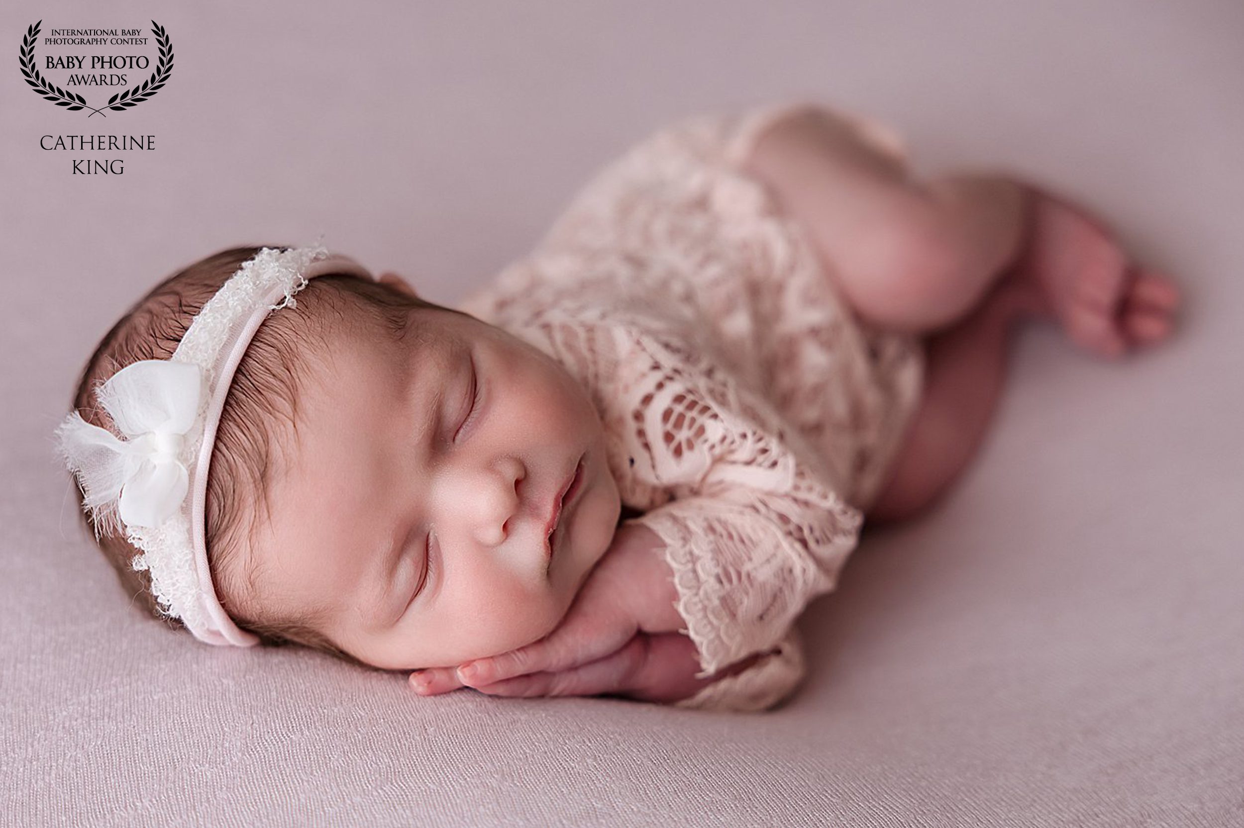 newborn baby photo award winning photographer