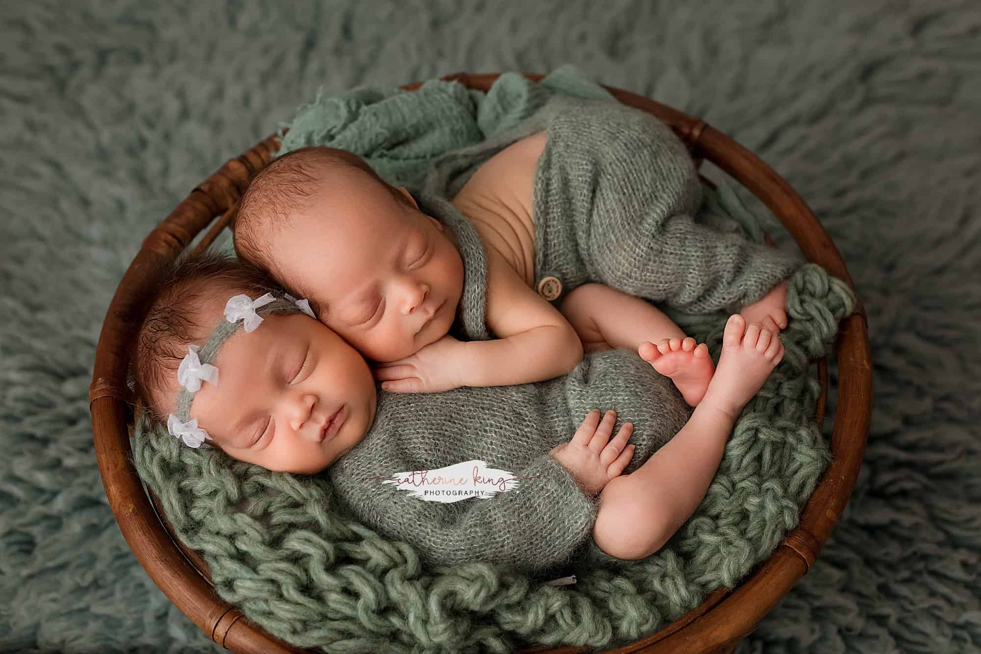 Newborn twin photography | Guilford CT