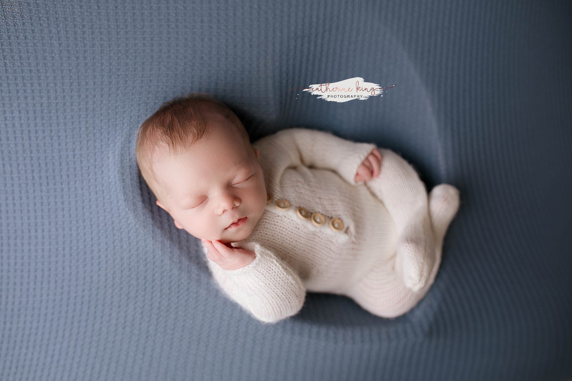 If you’re considering a studio newborn posed session in Madison, CT, here’s what you can expect from a session with the best newborn photographer in CT