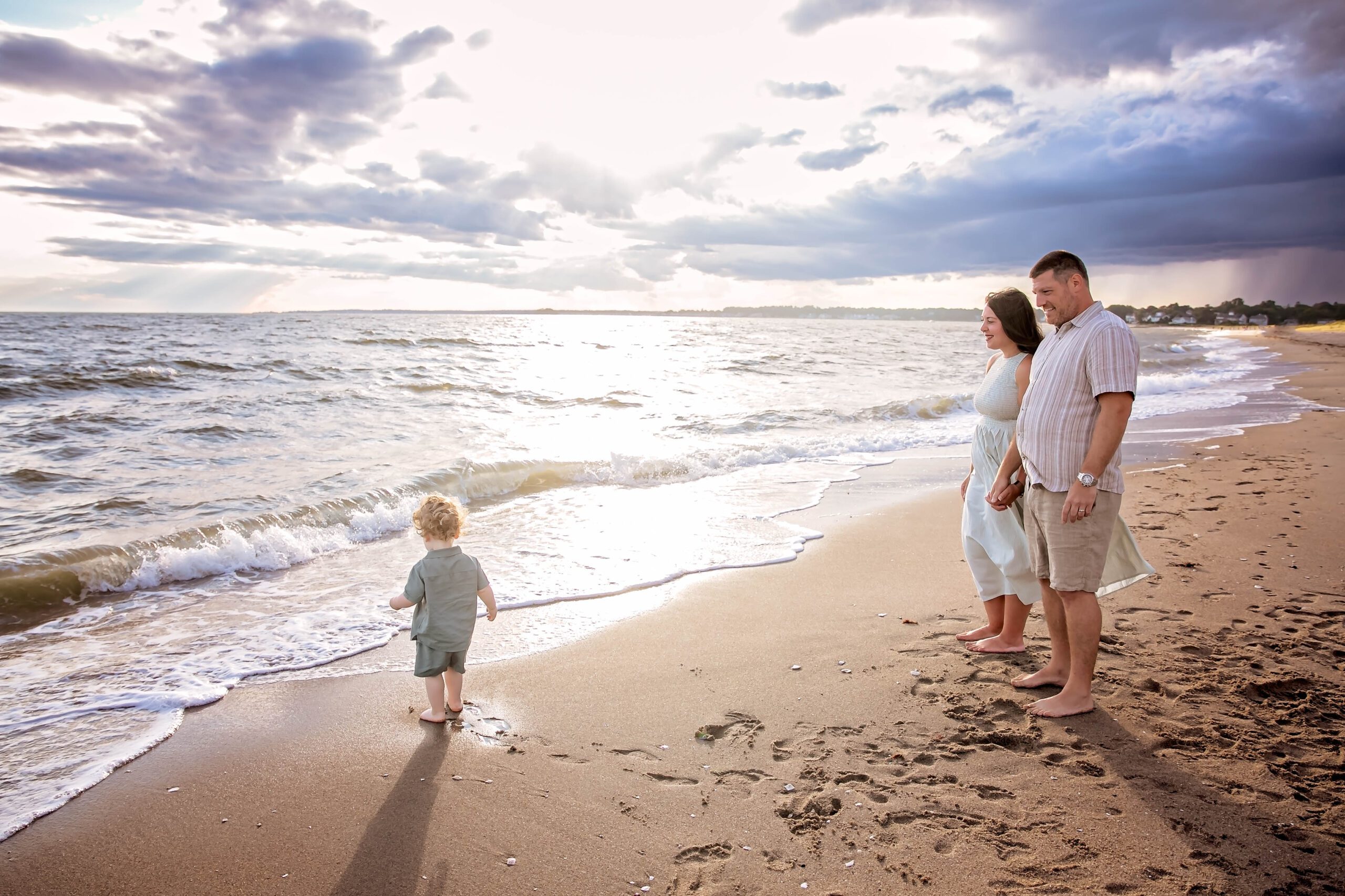 family photographer on the ct shoreline beach