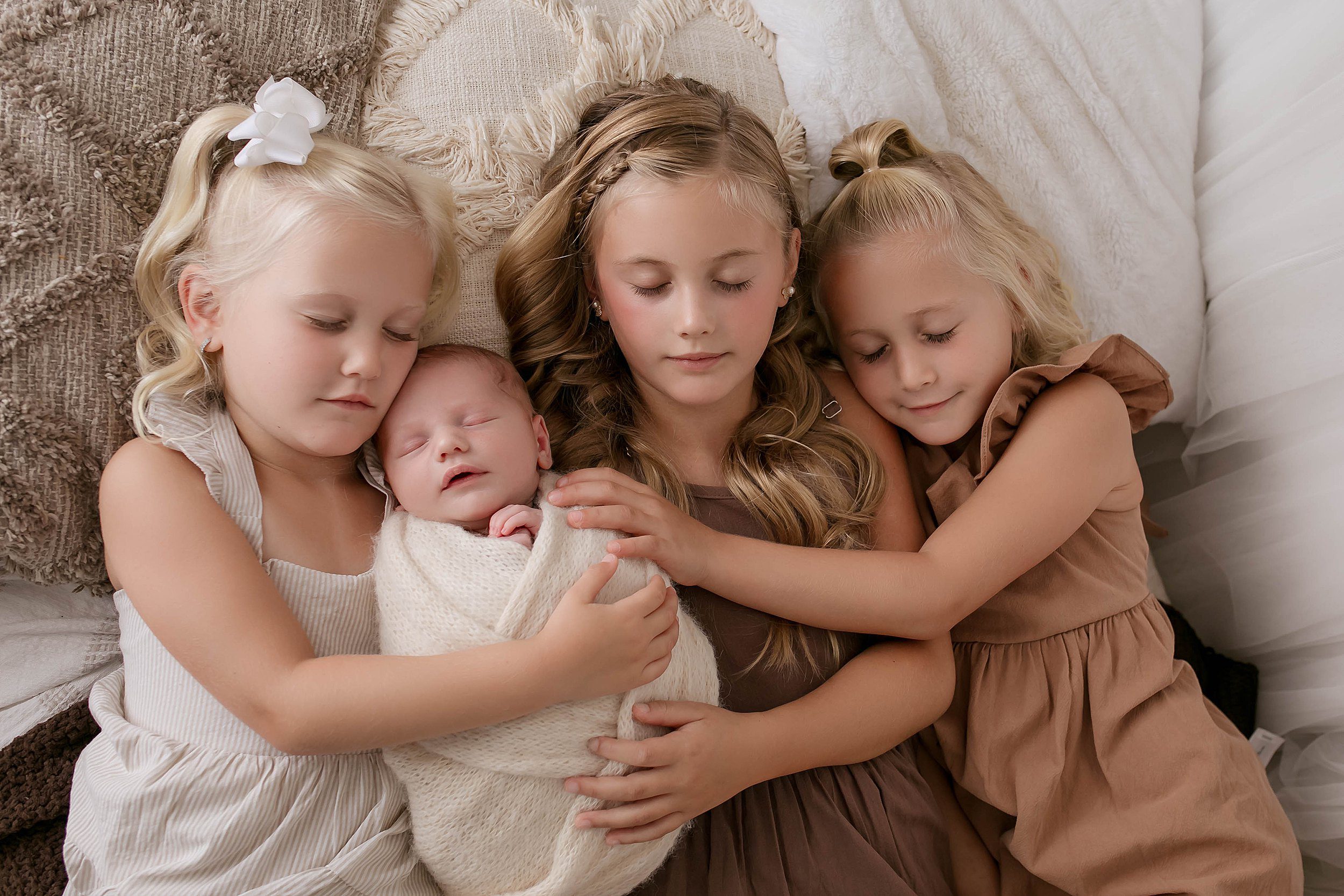 Best Newborn Photographer Siblings