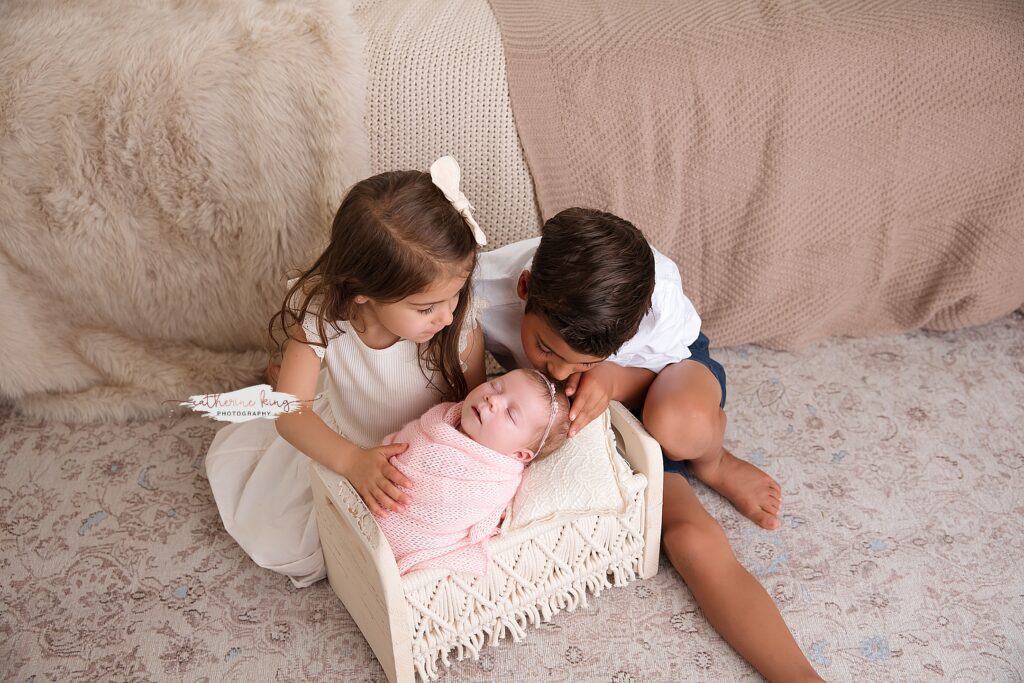 newborn photography with siblings madison ct