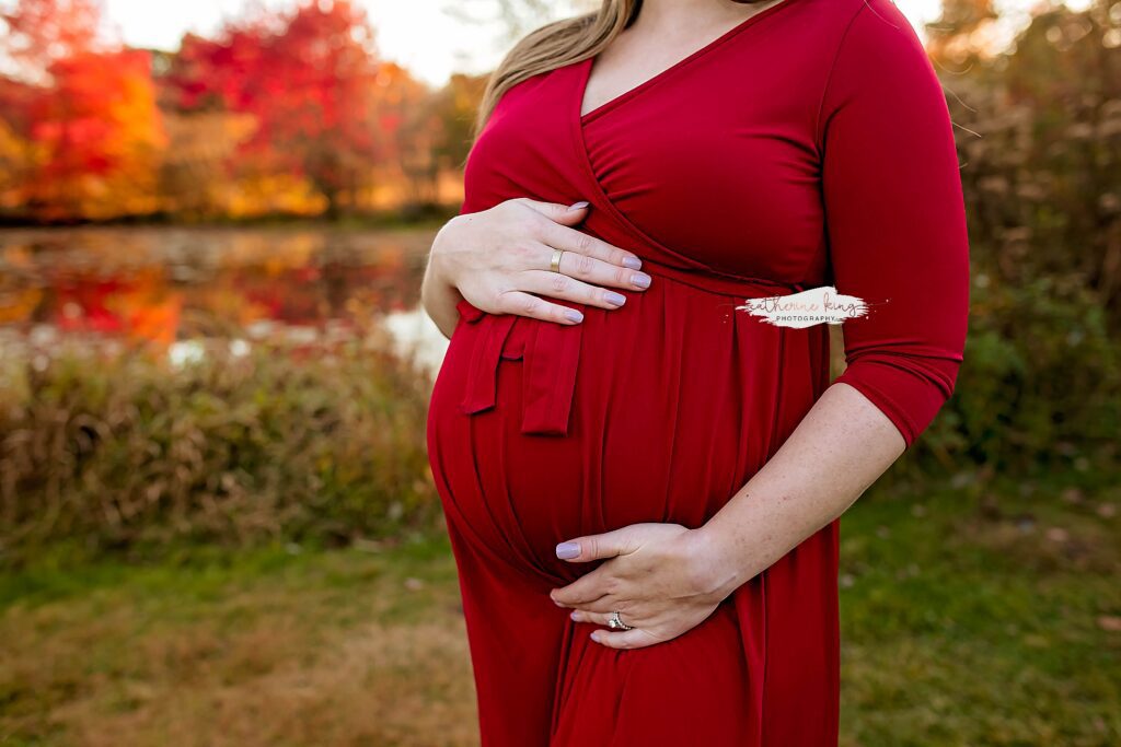 fall maternity photos in connecticut