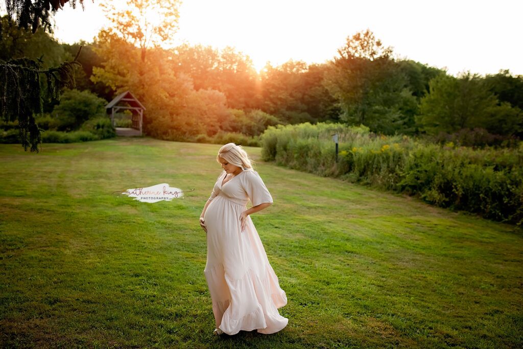outdoor fall maternity session connecticut